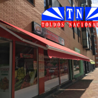 toldo retractil marca Llaza